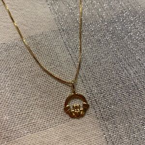 14k gold claddagh necklace
